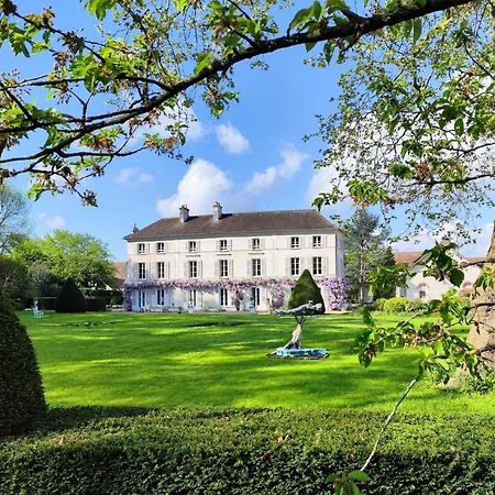 Chateau De Brinville Saint-Sauveur-sur-Ecole Zewnętrze zdjęcie