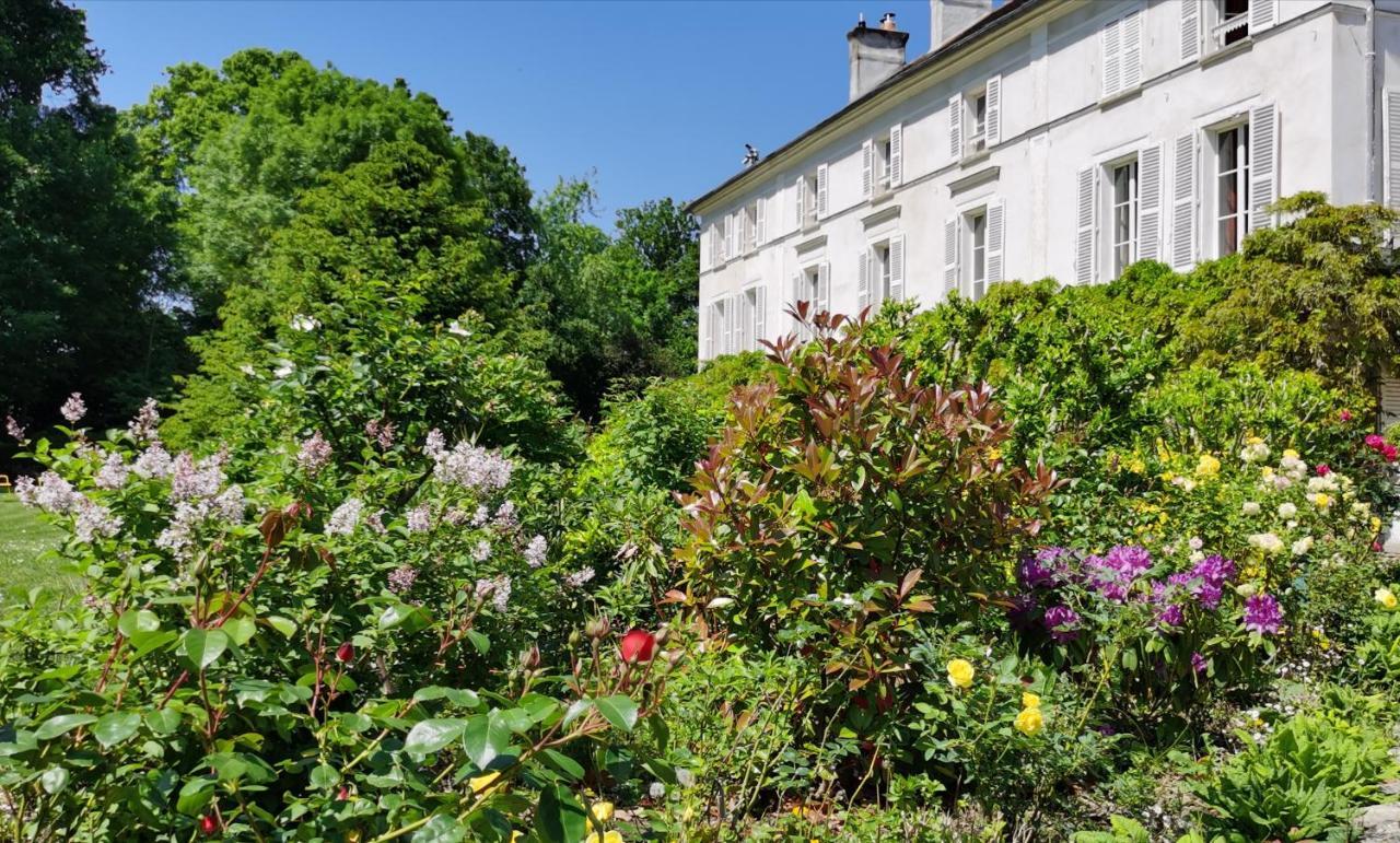 Chateau De Brinville Saint-Sauveur-sur-Ecole Zewnętrze zdjęcie